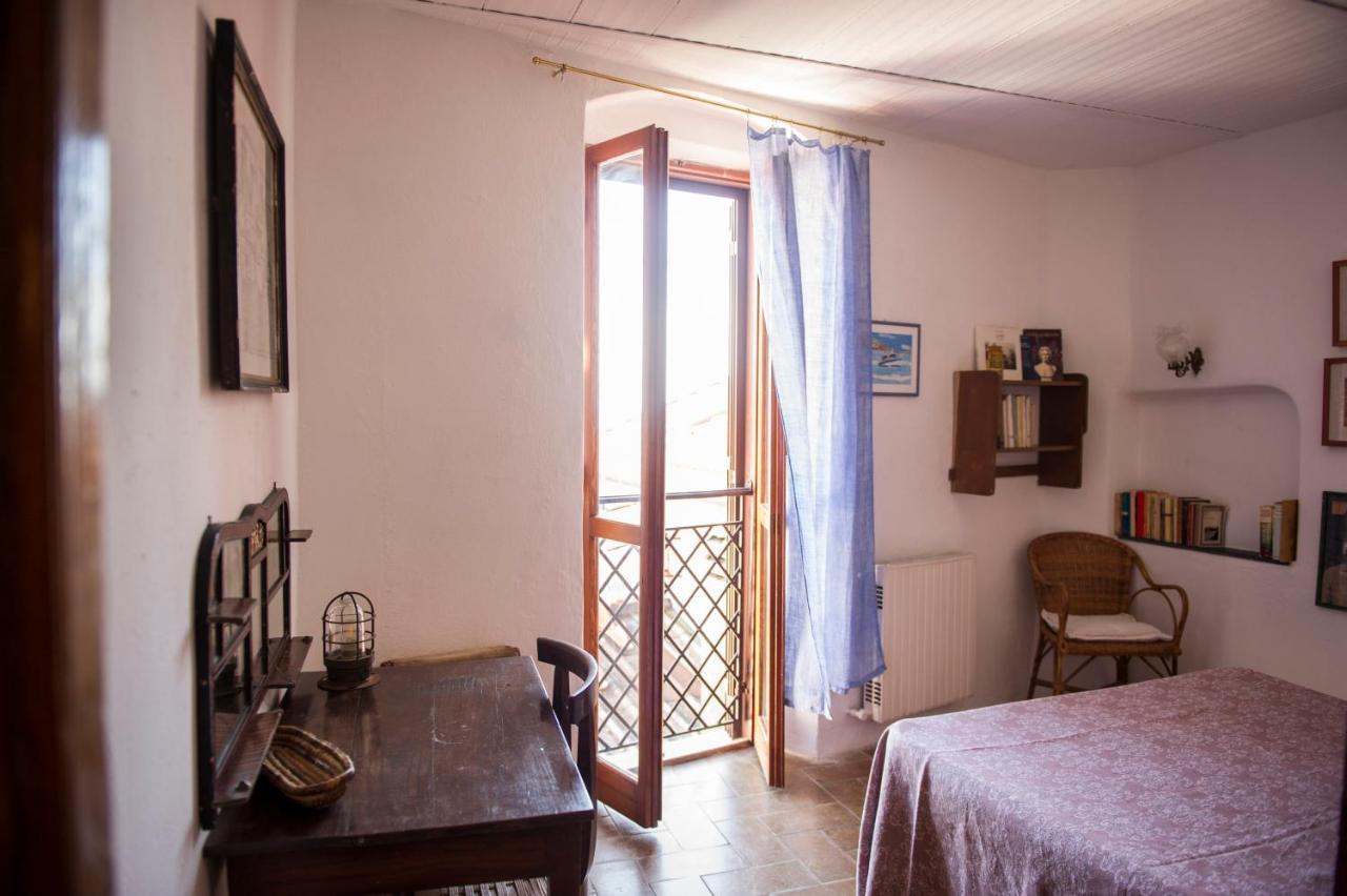 Borgo Antico - Torre Pugliola Apartment Леричи Екстериор снимка