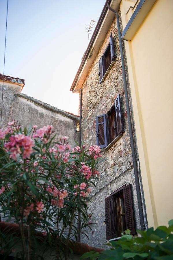 Borgo Antico - Torre Pugliola Apartment Леричи Екстериор снимка